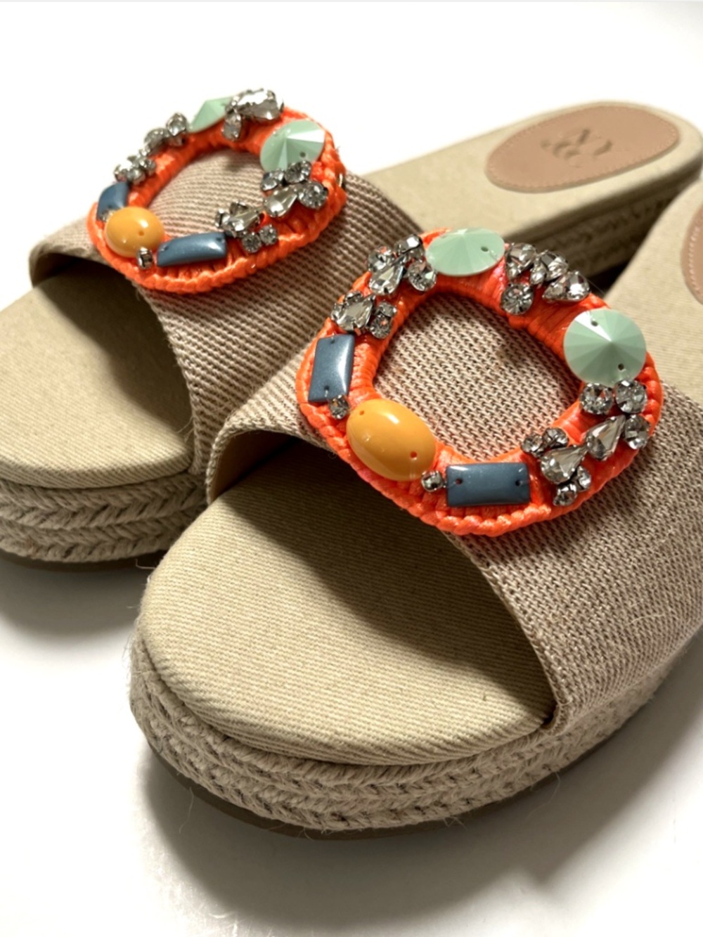 NY&C Platform Slide Sandals Womens Size 10 Tan Raffia Jeweled Buckle Wedge NWOB